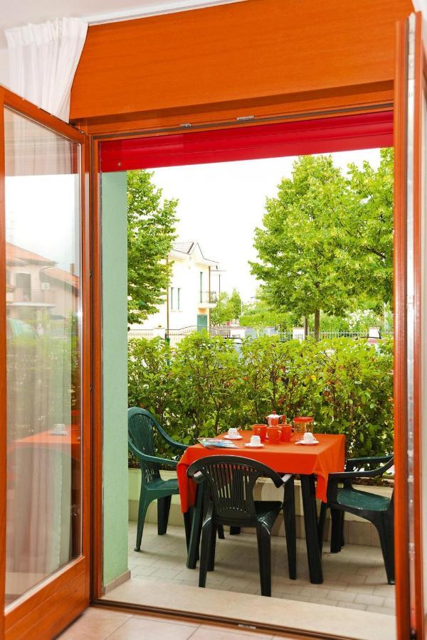 Apartment In Caorle With Heating Eksteriør billede